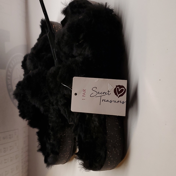 NWT Secret Treasures Women's slipper, Luxe two Band Step-in flexible out… - Picture 3 of 5